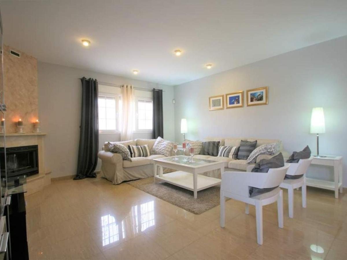 Belvilla By Oyo Villa Valerya Ibáñez Exterior foto